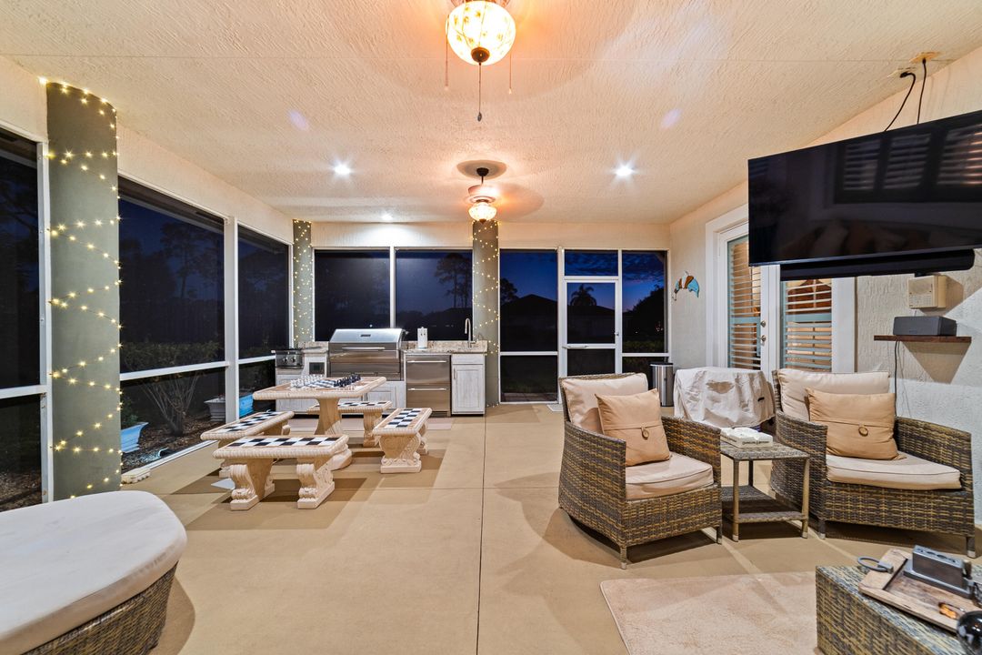 For Sale: $1,250,000 (7 beds, 5 baths, 4804 Square Feet)