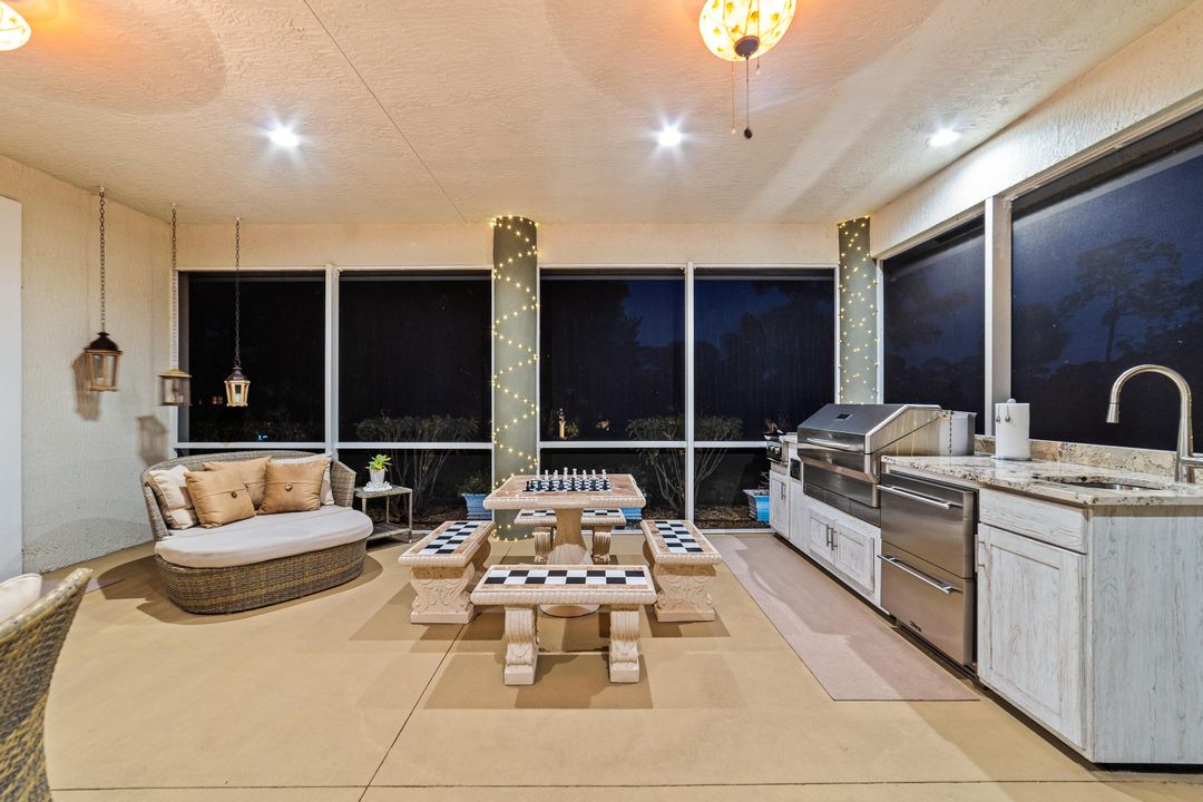 For Sale: $1,250,000 (7 beds, 5 baths, 4804 Square Feet)