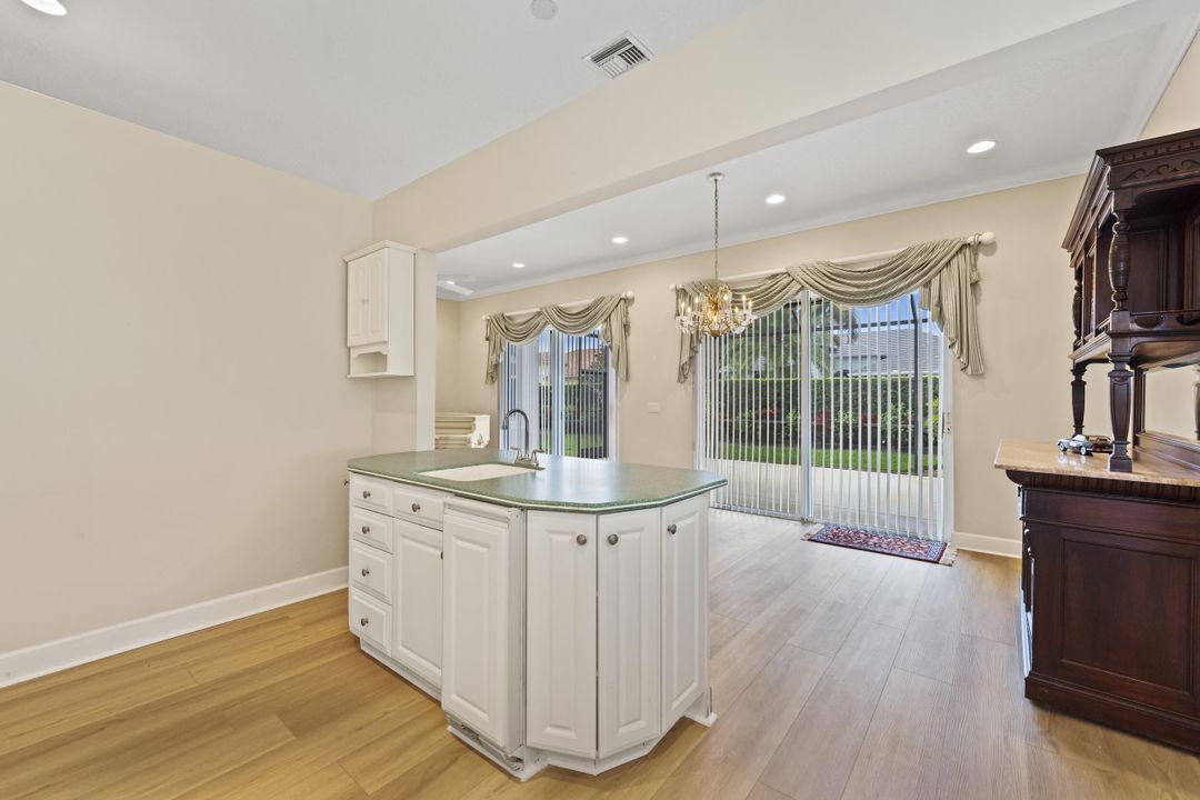 На продажу: $845,000 (4 спален, 2 ванн, 2110 Квадратных фут)