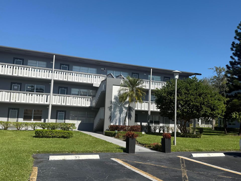 待售: $85,000 (1 贝兹, 1 浴室, 810 平方英尺)