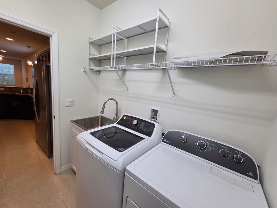 For Rent: $3,150 (3 beds, 2 baths, 1601 Square Feet)