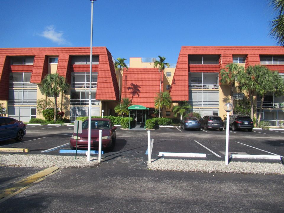 For Rent: $1,550 (1 beds, 1 baths, 868 Square Feet)