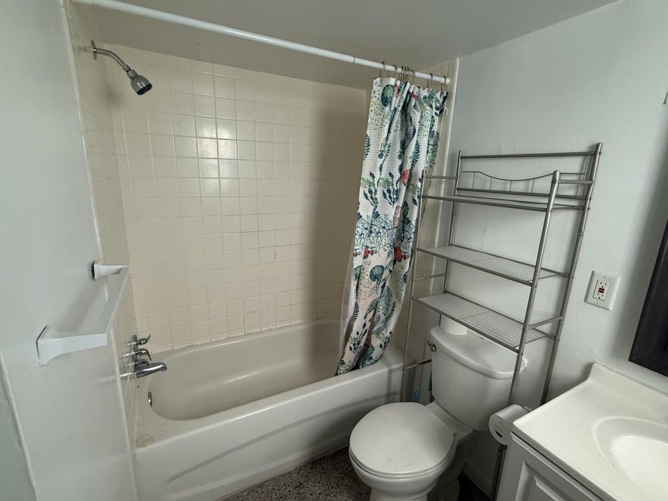 For Rent: $1,600 (1 beds, 1 baths, 483 Square Feet)