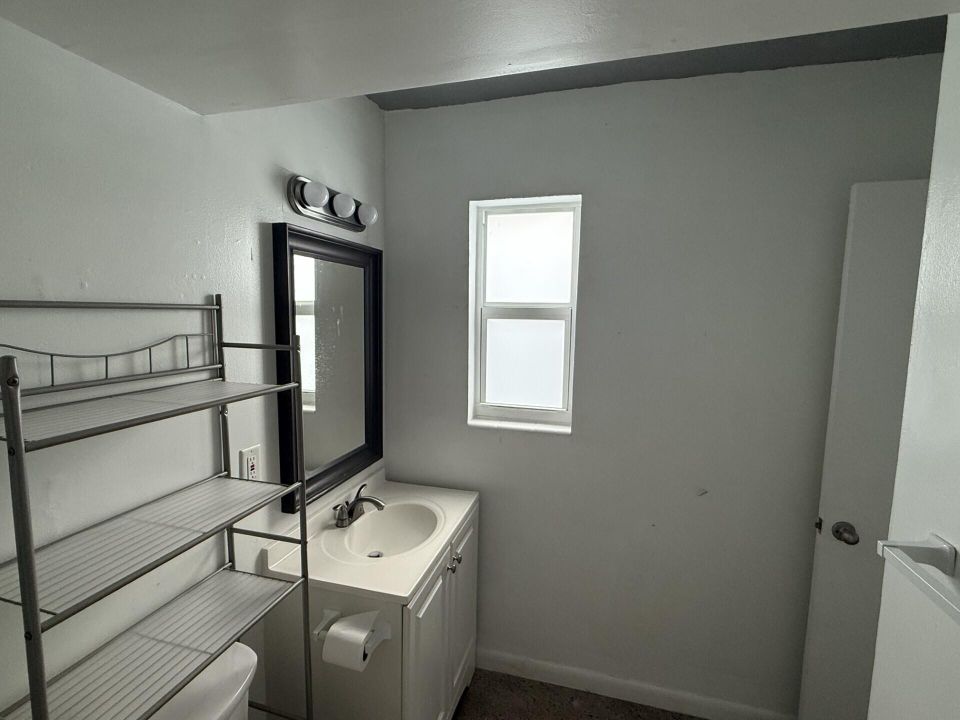 For Rent: $1,600 (1 beds, 1 baths, 483 Square Feet)