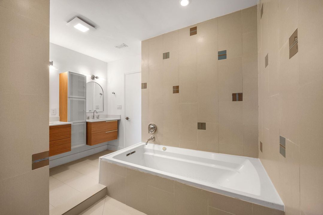 For Sale: $1,245,000 (3 beds, 3 baths, 2259 Square Feet)