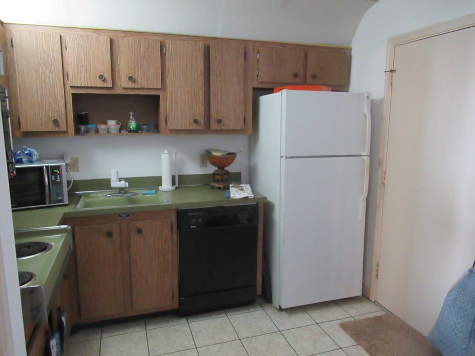 For Rent: $1,550 (1 beds, 1 baths, 868 Square Feet)