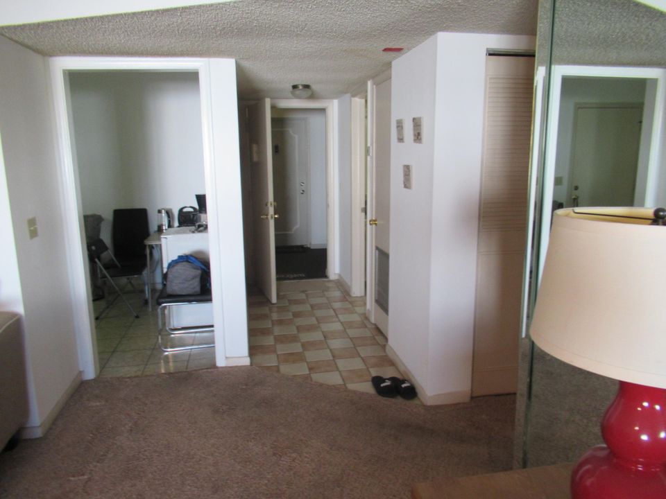 For Rent: $1,550 (1 beds, 1 baths, 868 Square Feet)