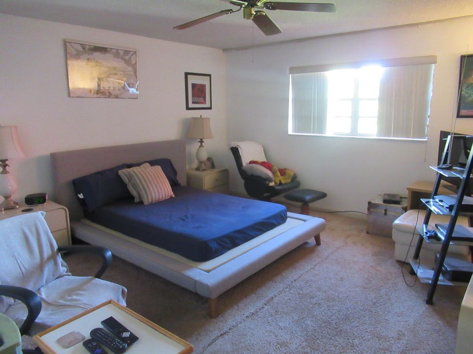 For Rent: $1,550 (1 beds, 1 baths, 868 Square Feet)