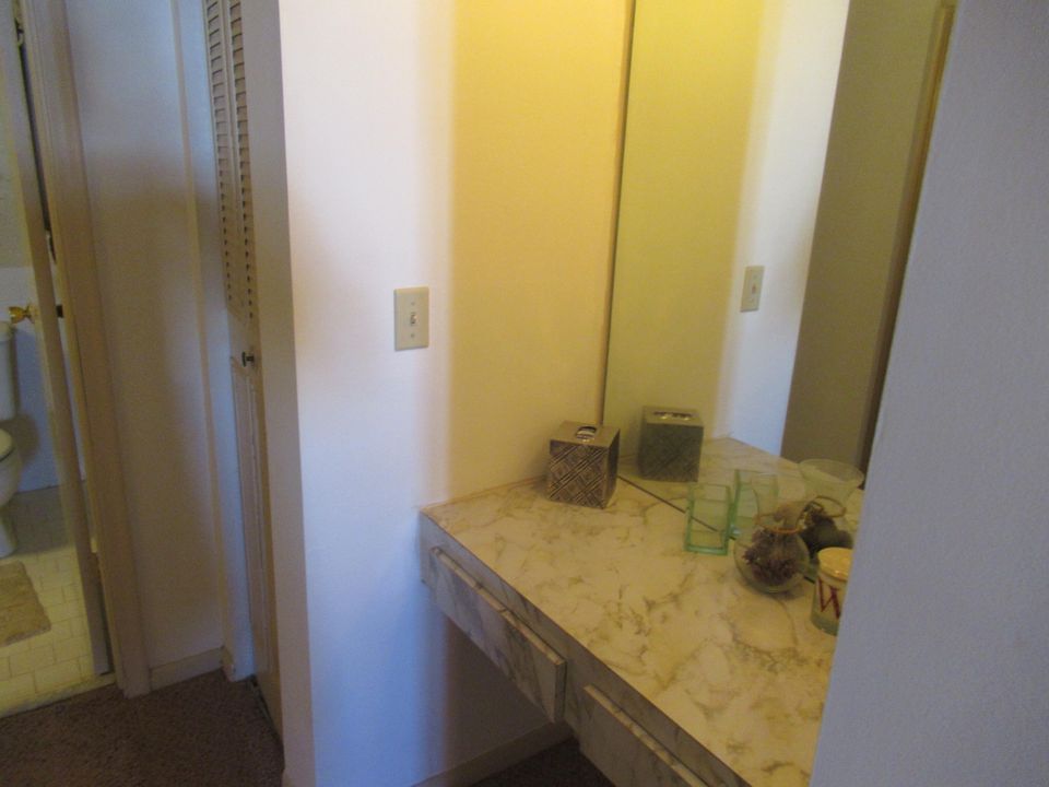 For Rent: $1,550 (1 beds, 1 baths, 868 Square Feet)