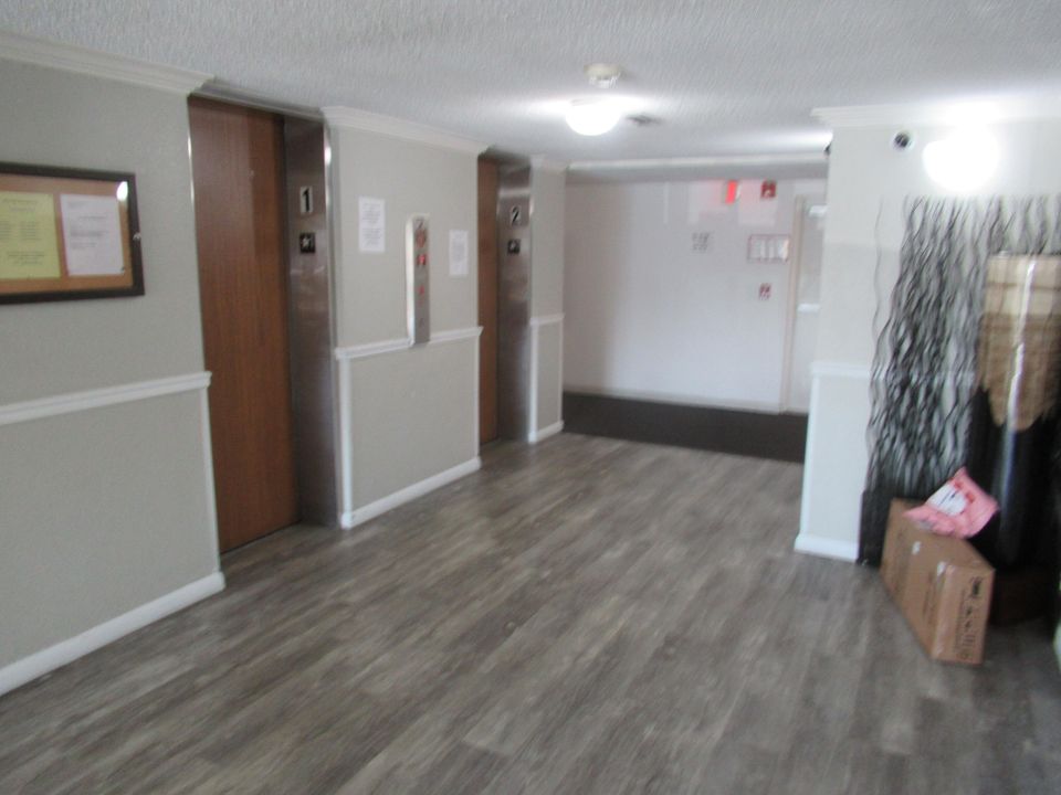 For Rent: $1,550 (1 beds, 1 baths, 868 Square Feet)