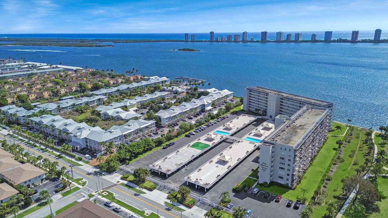 待售: $286,900 (2 贝兹, 2 浴室, 1440 平方英尺)