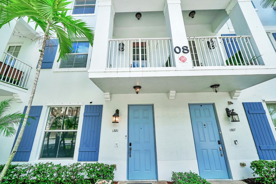 For Rent: $2,900 (3 beds, 3 baths, 1880 Square Feet)