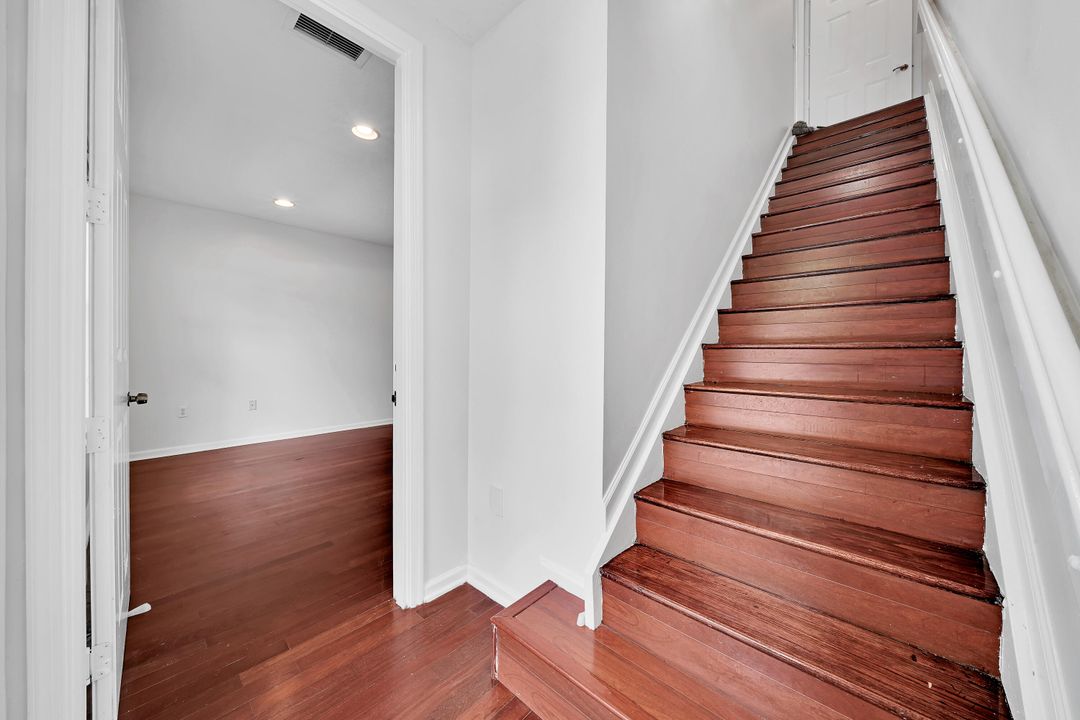 For Rent: $2,900 (3 beds, 3 baths, 1880 Square Feet)