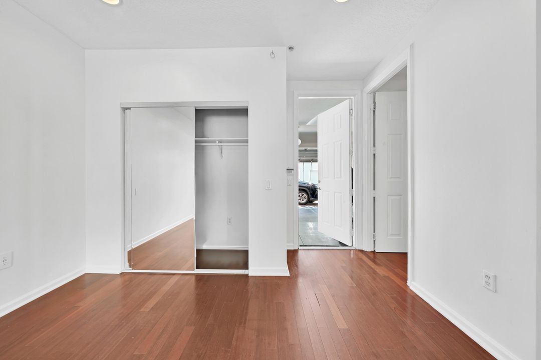 For Rent: $2,900 (3 beds, 3 baths, 1880 Square Feet)