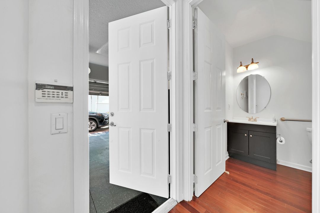 For Rent: $2,900 (3 beds, 3 baths, 1880 Square Feet)