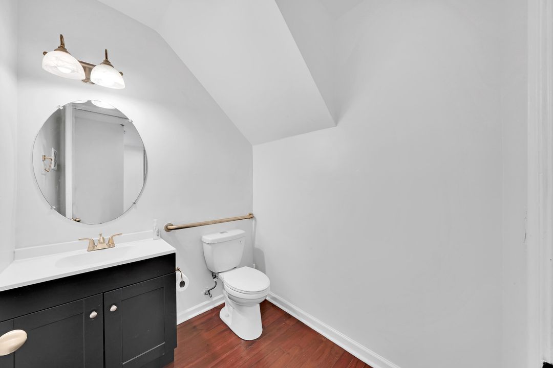 For Rent: $2,900 (3 beds, 3 baths, 1880 Square Feet)