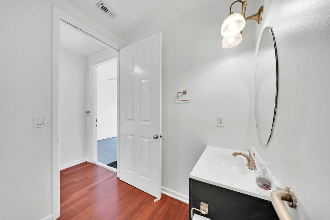 For Rent: $2,900 (3 beds, 3 baths, 1880 Square Feet)