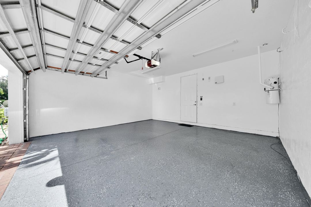 For Rent: $2,900 (3 beds, 3 baths, 1880 Square Feet)