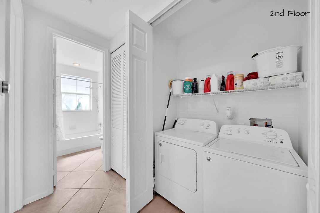 For Rent: $2,900 (3 beds, 3 baths, 1880 Square Feet)