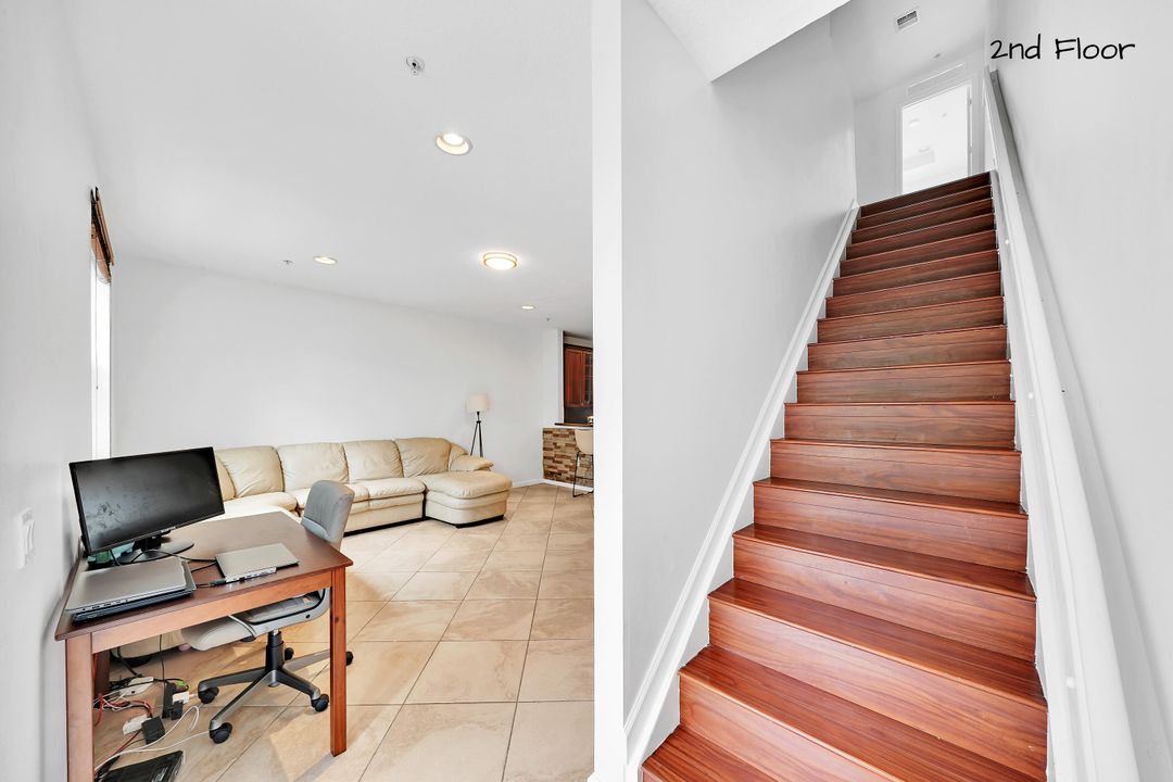 For Rent: $2,900 (3 beds, 3 baths, 1880 Square Feet)