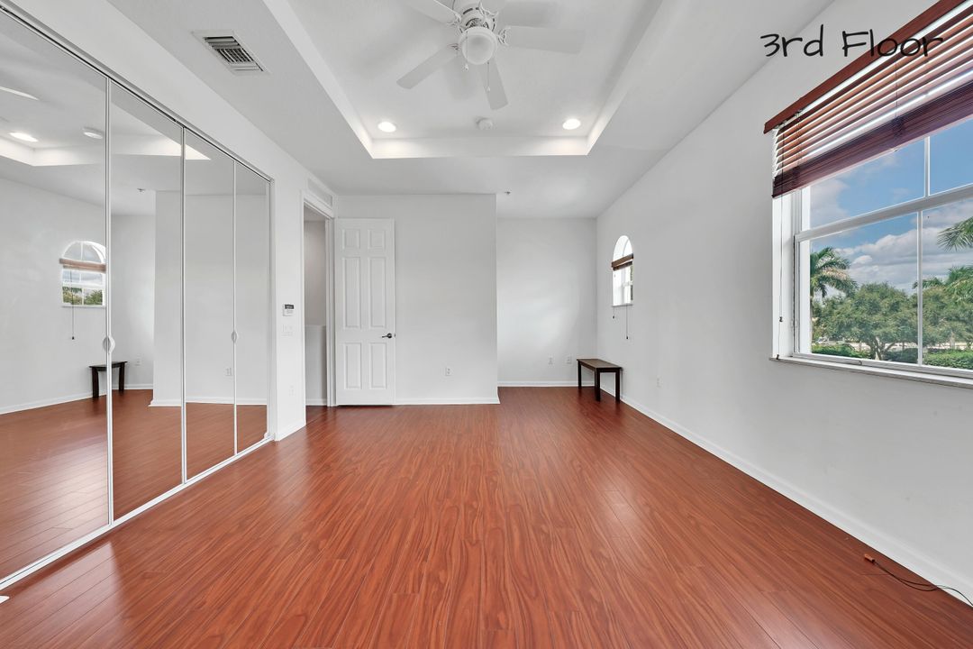 For Rent: $2,900 (3 beds, 3 baths, 1880 Square Feet)