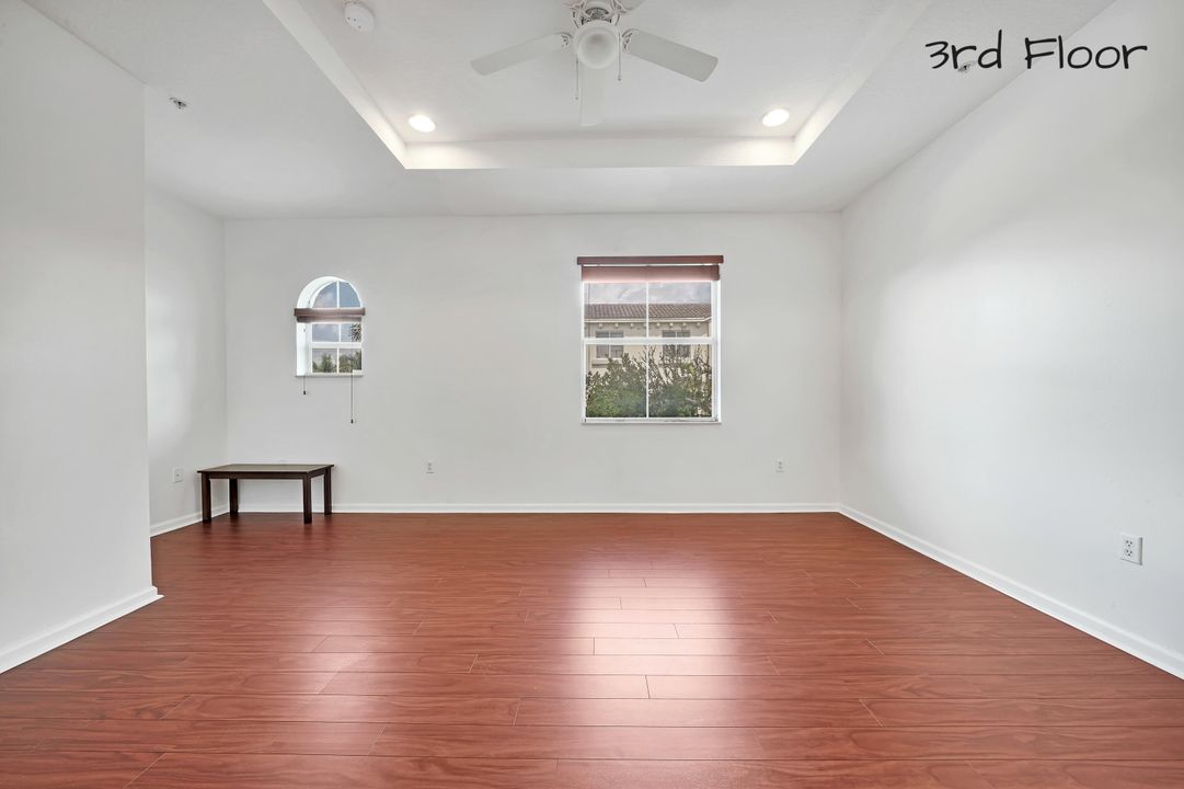 For Rent: $2,900 (3 beds, 3 baths, 1880 Square Feet)