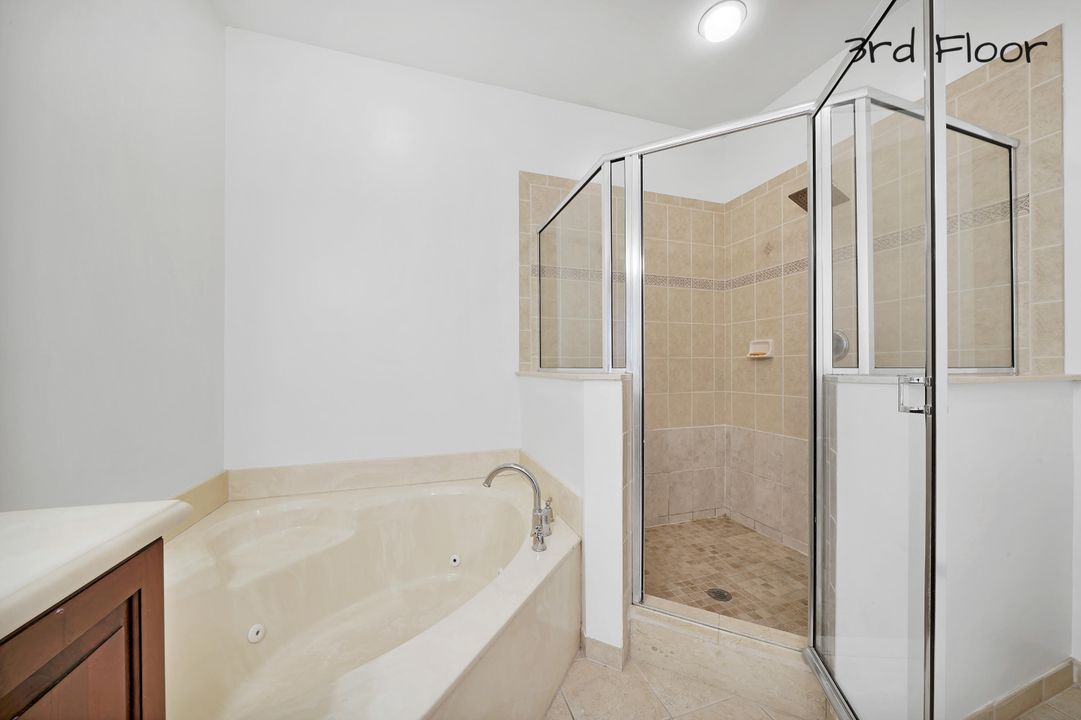 For Rent: $2,900 (3 beds, 3 baths, 1880 Square Feet)