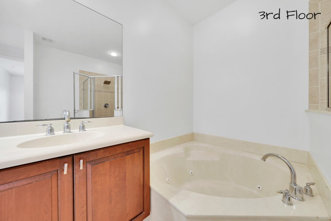 For Rent: $2,900 (3 beds, 3 baths, 1880 Square Feet)