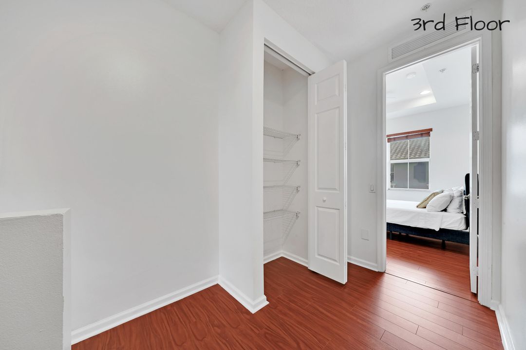 For Rent: $2,900 (3 beds, 3 baths, 1880 Square Feet)