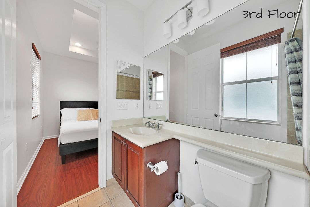 For Rent: $2,900 (3 beds, 3 baths, 1880 Square Feet)