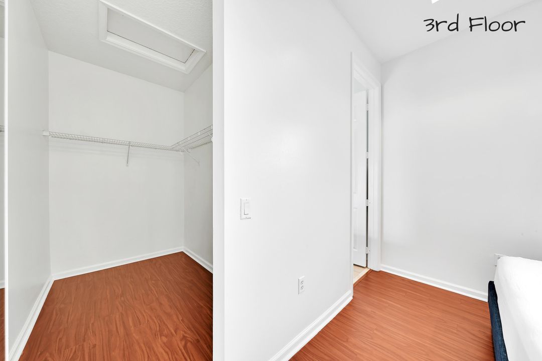 For Rent: $2,900 (3 beds, 3 baths, 1880 Square Feet)