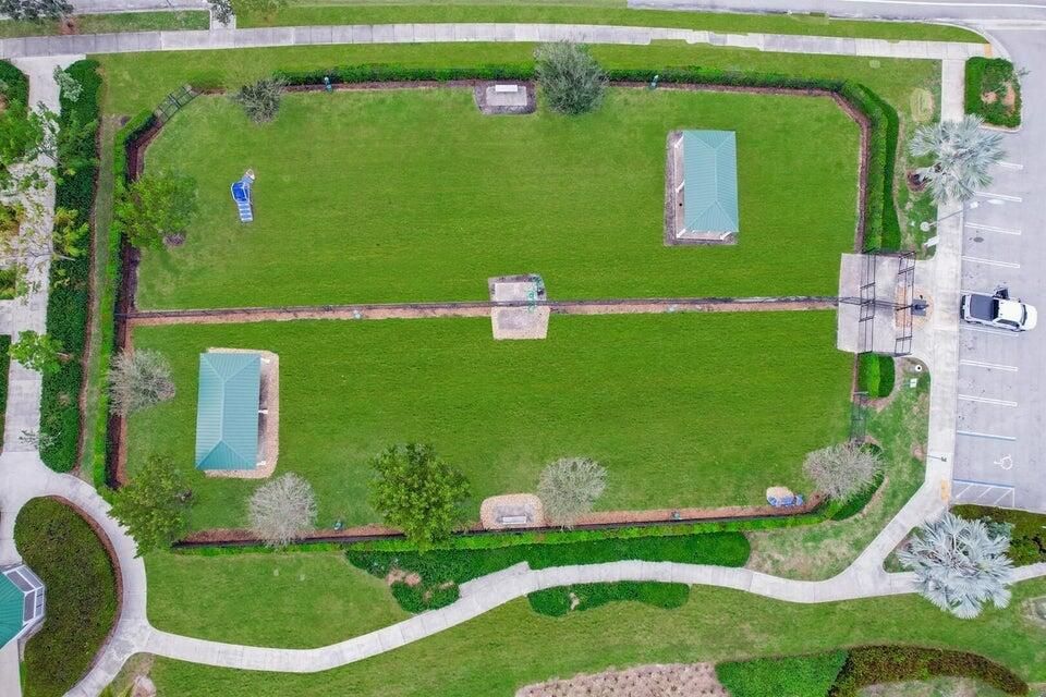 For Rent: $2,900 (3 beds, 3 baths, 1880 Square Feet)