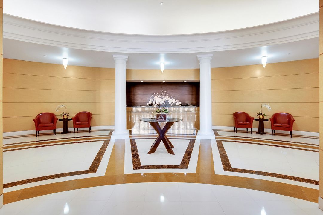 For Rent: $2,500 (1 beds, 1 baths, 884 Square Feet)