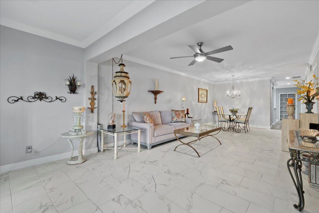 En Venta: $269,900 (2 camas, 2 baños, 1167 Pies cuadrados)