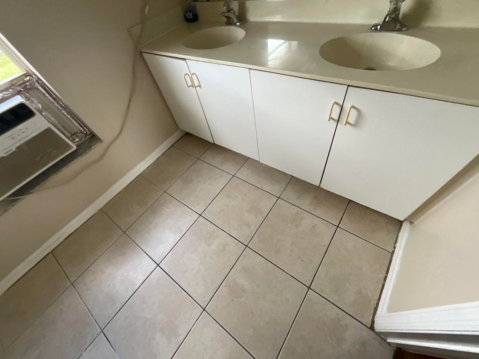 出租: $2,350 (3 贝兹, 2 浴室, 1510 平方英尺)