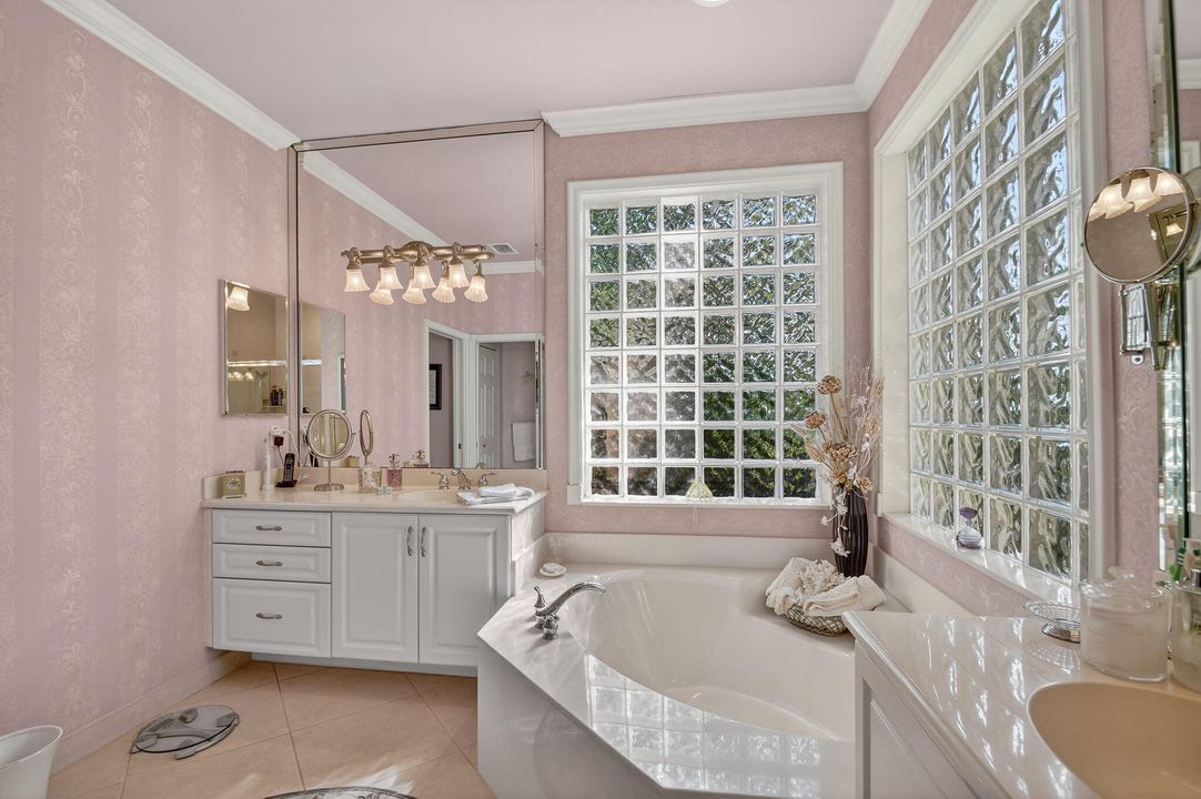 For Sale: $599,000 (3 beds, 2 baths, 2320 Square Feet)