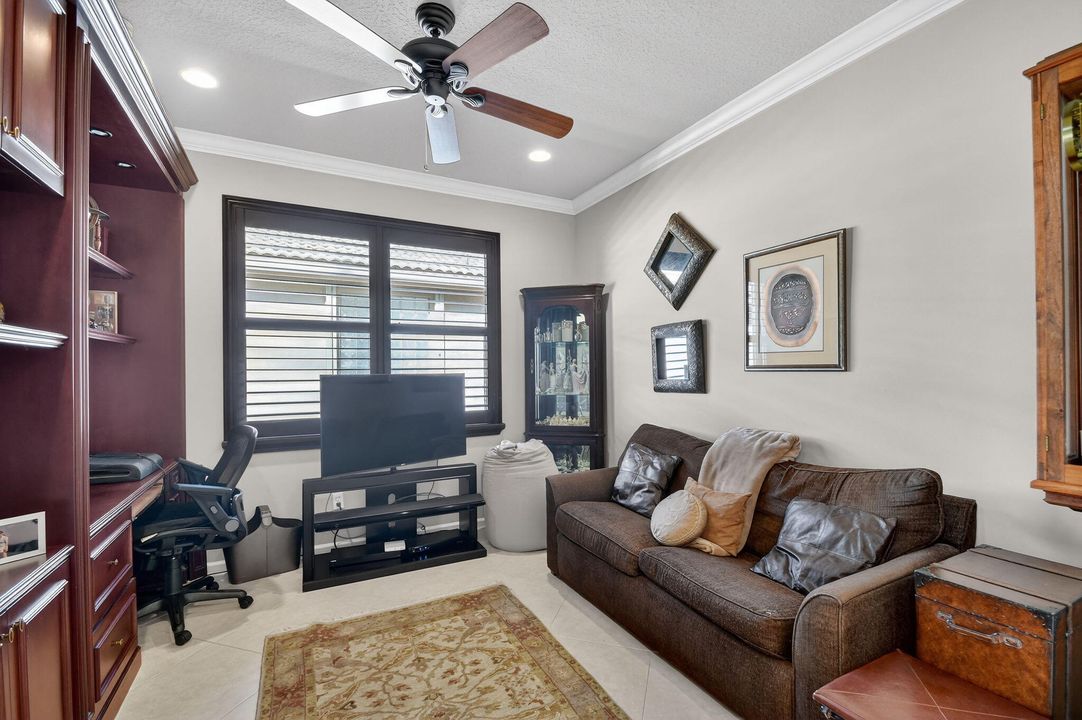 For Sale: $599,000 (3 beds, 2 baths, 2320 Square Feet)