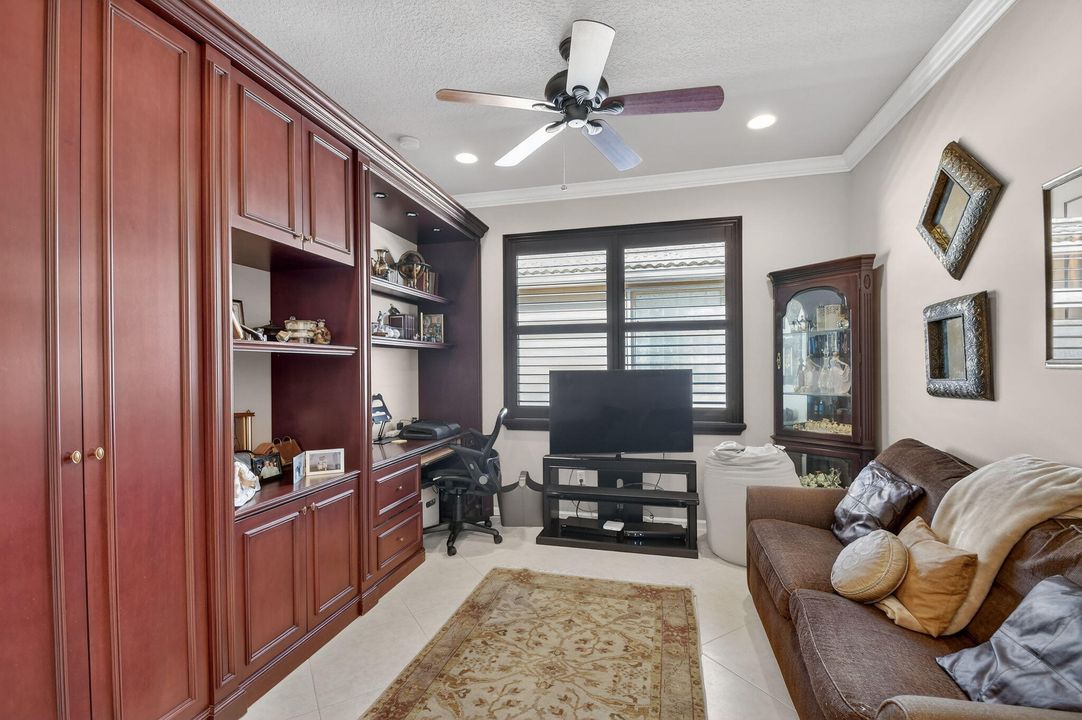 For Sale: $599,000 (3 beds, 2 baths, 2320 Square Feet)