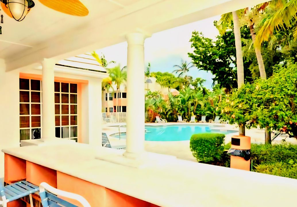 For Sale: $234,999 (1 beds, 1 baths, 692 Square Feet)