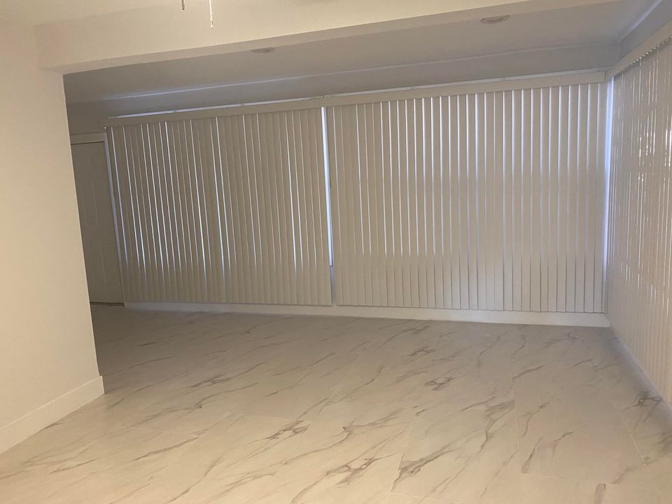 Activo con contrato: $2,900 (3 camas, 2 baños, 1380 Pies cuadrados)