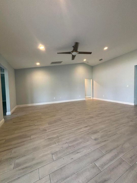 出租: $3,500 (4 贝兹, 3 浴室, 2437 平方英尺)