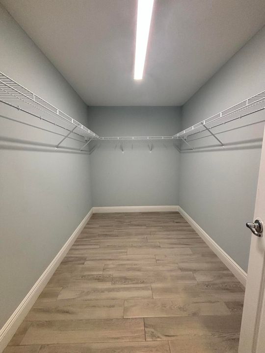 出租: $3,500 (4 贝兹, 3 浴室, 2437 平方英尺)