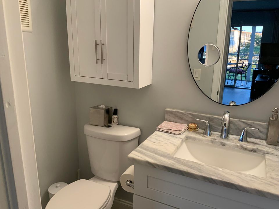 For Sale: $175,000 (2 beds, 1 baths, 861 Square Feet)