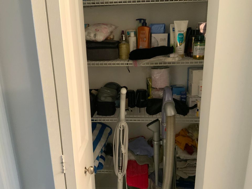 For Sale: $175,000 (2 beds, 1 baths, 861 Square Feet)