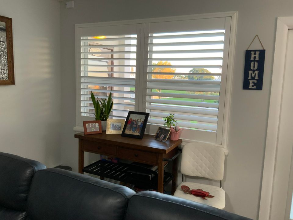 For Sale: $175,000 (2 beds, 1 baths, 861 Square Feet)