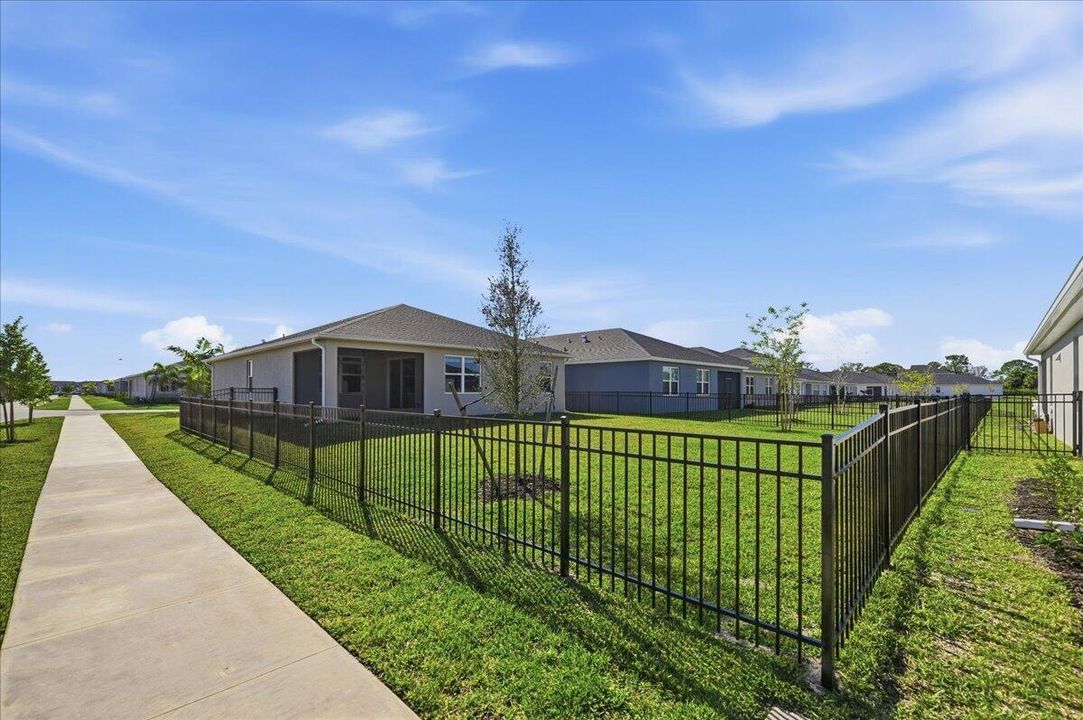 For Rent: $2,500 (3 beds, 2 baths, 1654 Square Feet)