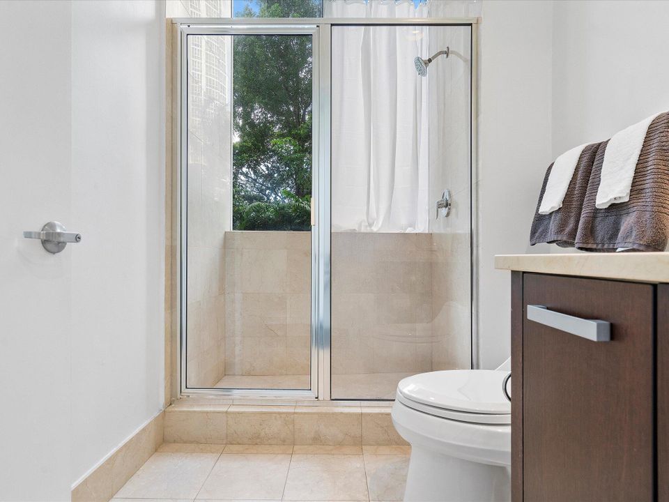 For Sale: $3,199,000 (3 beds, 3 baths, 2141 Square Feet)