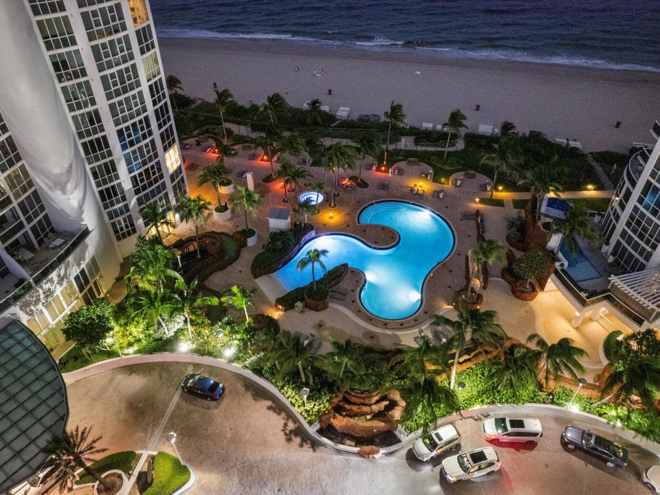 For Sale: $3,199,000 (3 beds, 3 baths, 2141 Square Feet)