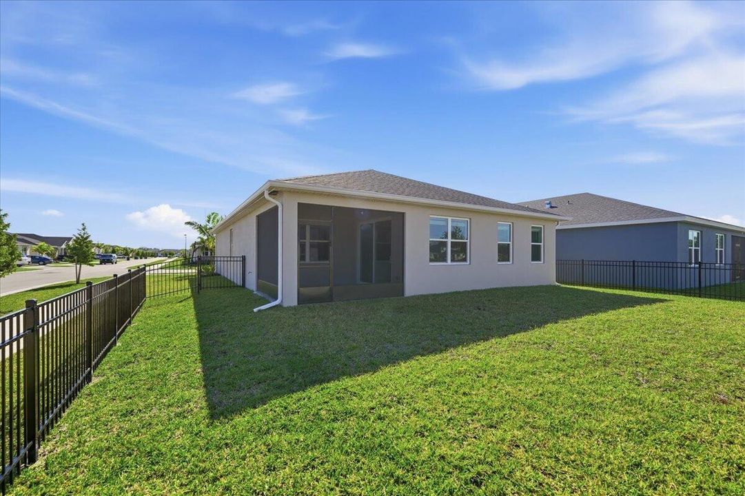 For Rent: $2,500 (3 beds, 2 baths, 1654 Square Feet)