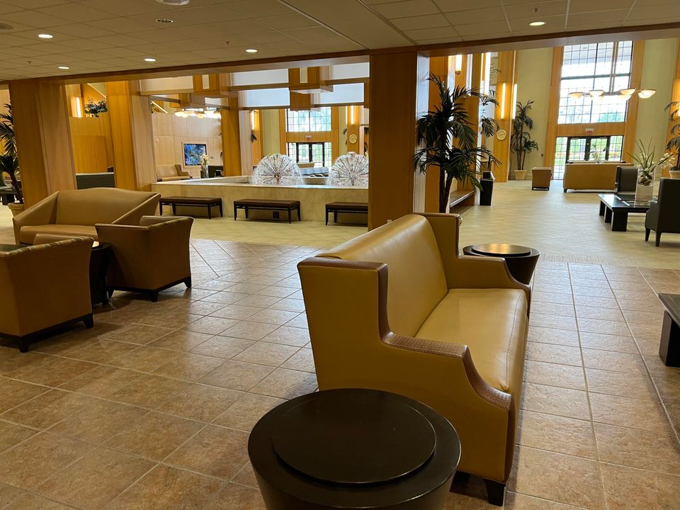 For Sale: $175,000 (2 beds, 1 baths, 861 Square Feet)